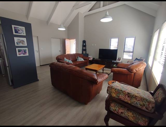 3 BEDROOM HOUSE FOR SALE IN BAYVIEW